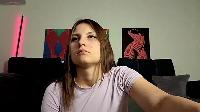 Snapshot of TrixiBell chatting on May 27, 2026, 4:53 am TrixiBell online show from May 27, 2026, 4:53 am