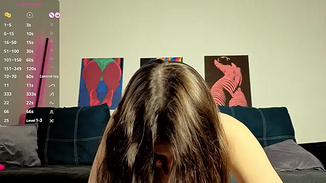 Snapshot of TrixiBell chatting on February 18, 2026, 6:11 am TrixiBell online show from February 18, 2026, 6:11 am