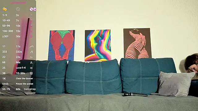 TrixiBell online show from March 27, 2026, 4:43 am