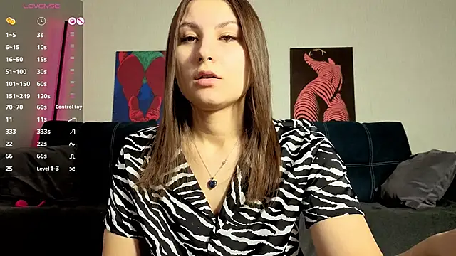 Snapshot of TrixiBell chatting on January 18, 2026, 5:22 am TrixiBell online show from January 18, 2026, 5:22 am