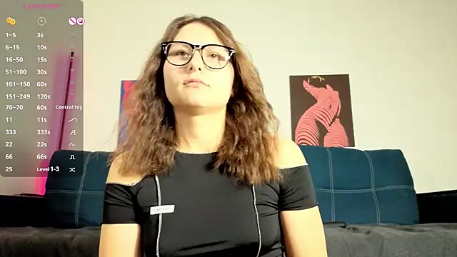 TrixiBell online show from October 23, 2025, 4:33 am