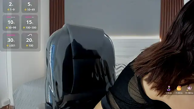 Emmy Meadows online show from November 3, 2025, 7:28 pm