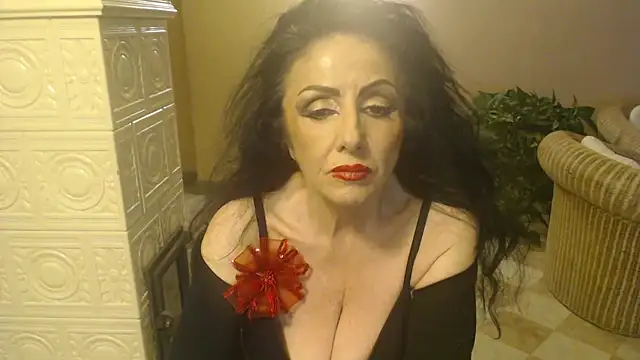 Ambra  online show from May 28, 2026, 9:32 pm