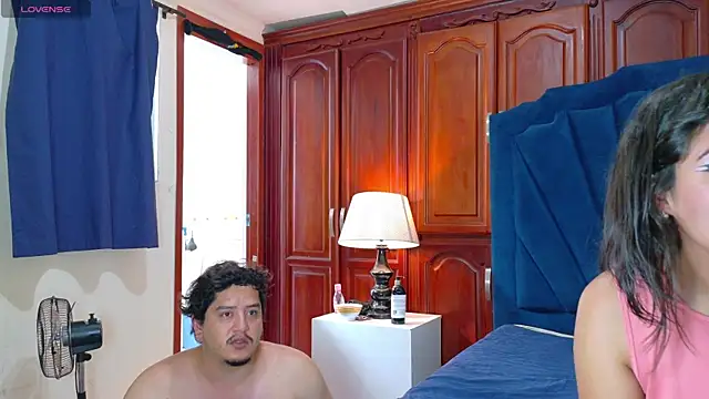 RoxyandAron2 online show from May 31, 2026, 2:01 pm