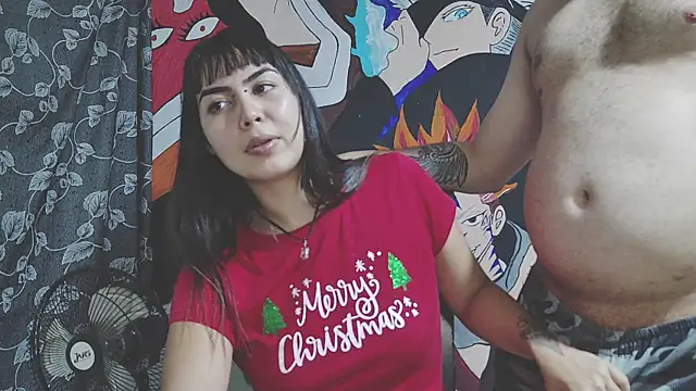 Snapshot of RoxyandAron2 chatting on November 7, 2025, 1:10 am RoxyandAron2 online show from November 7, 2025, 1:10 am