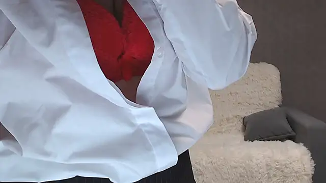 Snapshot of HelenaNew chatting on October 2, 2025, 1:36 pm HelenaNew online show from October 2, 2025, 1:36 pm