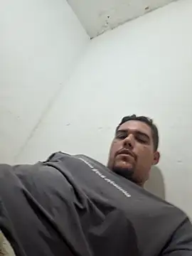 Snapshot of feehzungi0000 chatting on March 8, 2026, 2:48 am feehzungi0000 online show from March 8, 2026, 2:48 am