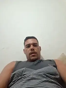 Snapshot of feehzungi0000 chatting on December 1, 2025, 4:24 am feehzungi0000 online show from December 1, 2025, 4:24 am