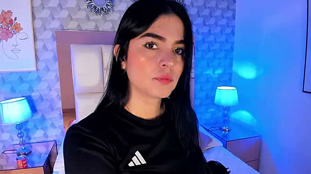 Sasha  sims   online show from October 26, 2025, 11:43 am