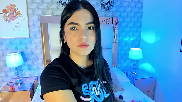 Sasha  sims   online show from November 12, 2025, 11:36 am