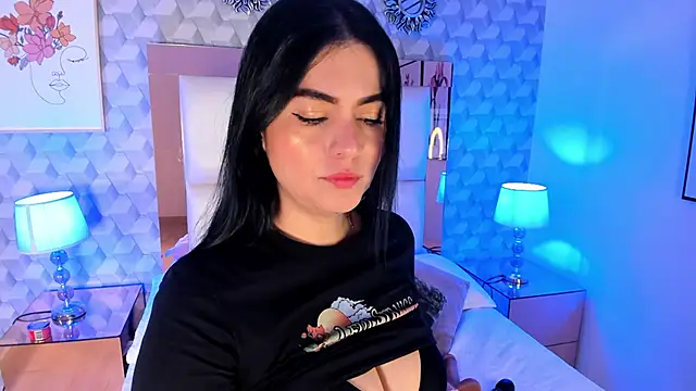 Sasha  sims   online show from October 24, 2025, 11:42 am