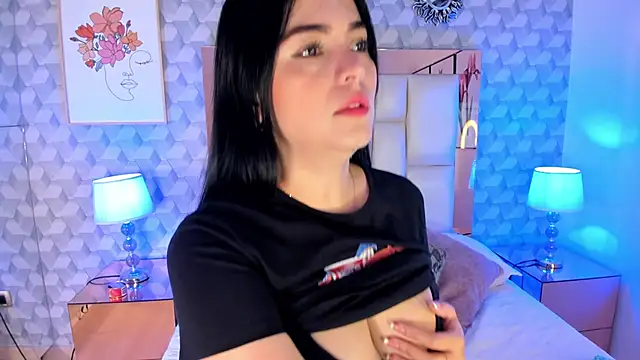 Sasha  sims   online show from October 19, 2025, 11:46 am