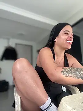 JuanitaMore01 online show from October 5, 2025, 9:16 pm