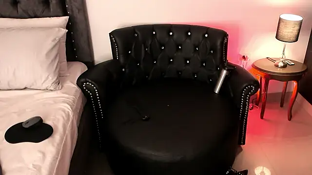 Snapshot of Saraakushh chatting on February 4, 2026, 1:06 pm Saraakushh online show from February 4, 2026, 1:06 pm