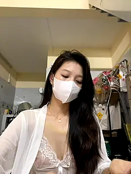 Miinami online show from October 2, 2025, 12:19 pm