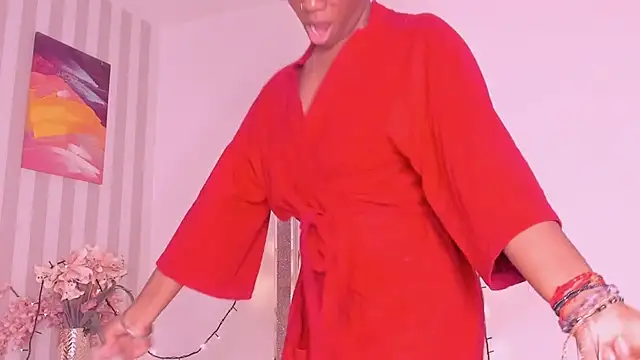 Snapshot of DarkHoneyy chatting on February 9, 2026, 4:38 pm DarkHoneyy online show from February 9, 2026, 4:38 pm