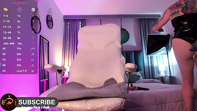 Snapshot of Demetria_Ghoul chatting on October 19, 2025, 11:57 am Demetria Ghoul online show from October 19, 2025, 11:57 am