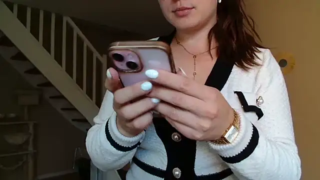 Snapshot of liloush__ chatting on September 29, 2025, 4:01 pm liloush online show from September 29, 2025, 4:01 pm