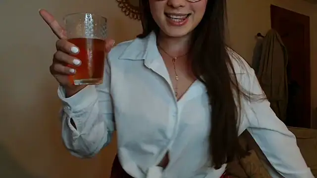 Snapshot of liloush__ chatting on September 21, 2025, 8:36 pm liloush online show from September 21, 2025, 8:36 pm