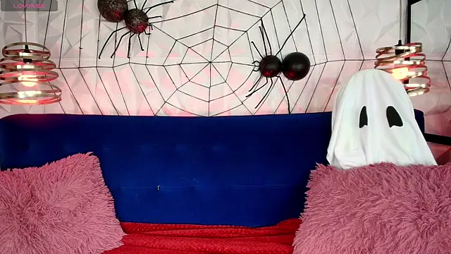 ly lulu online show from October 11, 2025, 7:04 pm