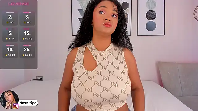 Snapshot of Tina_curly chatting on February 26, 2026, 11:32 am Tina curly online show from February 26, 2026, 11:32 am