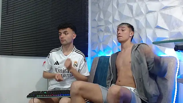 Isaac tan online show from October 31, 2025, 3:47 am