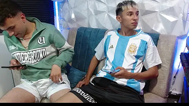 Isaac tan online show from September 19, 2025, 2:15 am