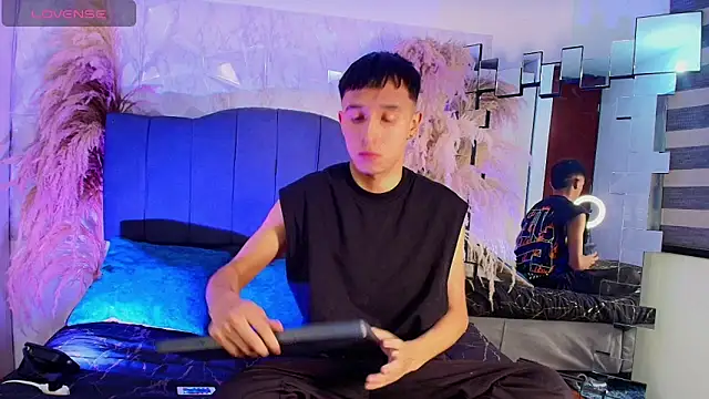 Isaac tan online show from February 19, 2026, 6:10 am