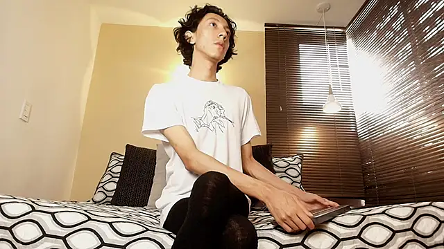 Lucian Morel S online show from November 18, 2025, 12:19 pm