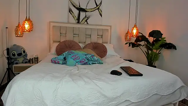 lupeandostin online show from June 25, 2026, 12:30 am
