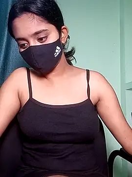 shrutee12 online show from June 3, 2026, 3:28 pm