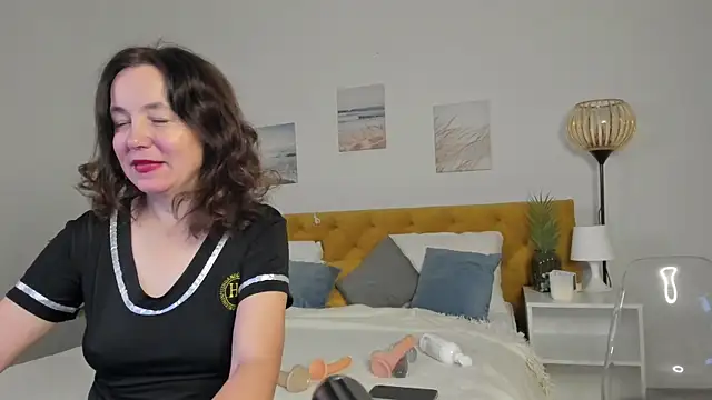 Kira Adler online show from November 15, 2025, 1:09 am