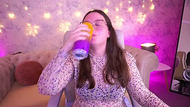 SophieDreamss online show from March 3, 2026, 8:27 pm