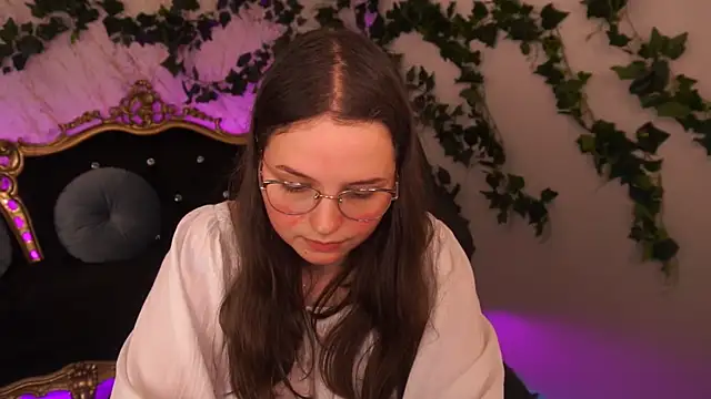 SophieDreamss online show from October 23, 2025, 2:05 pm