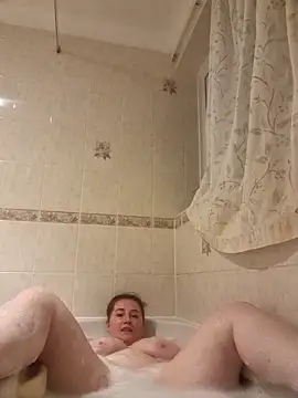 RosieMilff online show from October 1, 2025, 7:18 pm