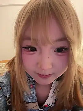 lelebaybay888 online show from April 28, 2026, 2:43 pm