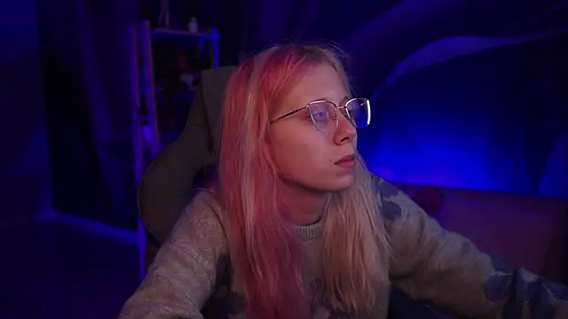 SakuraBliss online show from October 26, 2025, 4:51 pm