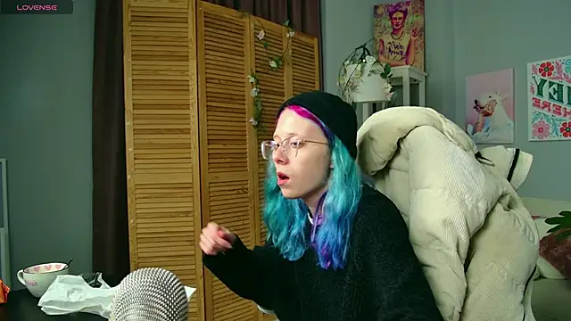 SakuraBliss online show from November 12, 2025, 5:17 pm