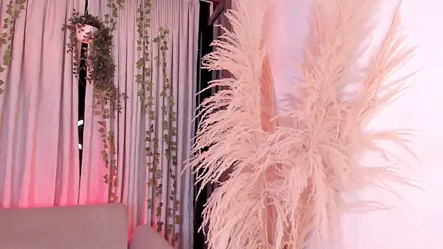 AdharaSweet1  online show from April 15, 2026, 6:19 am