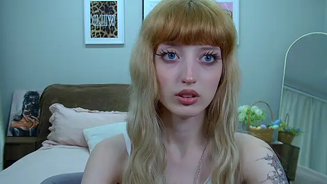 MistyMarlo online show from April 18, 2026, 8:09 pm