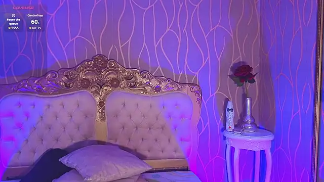 Anamonrroe online show from April 7, 2026, 8:10 pm