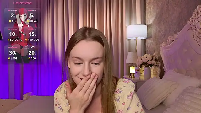 Lucy Shaw online show from November 26, 2025, 6:46 am