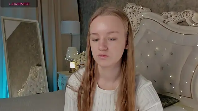 Lucy Shaw online show from October 8, 2025, 6:26 am