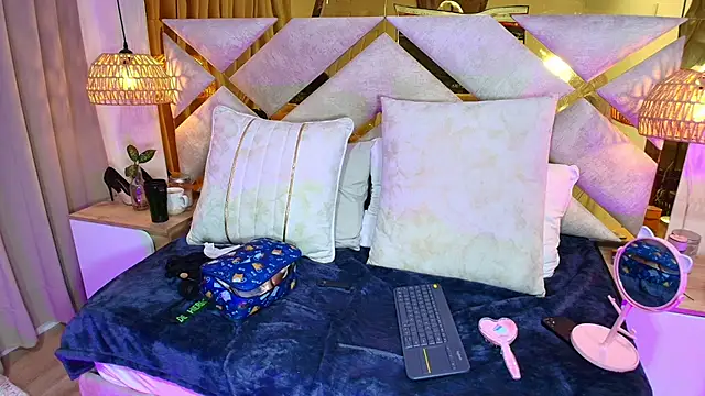 Snapshot of Scarlett_Vegaa chatting on October 15, 2025, 11:29 am Scarlett Vegaa online show from October 15, 2025, 11:29 am