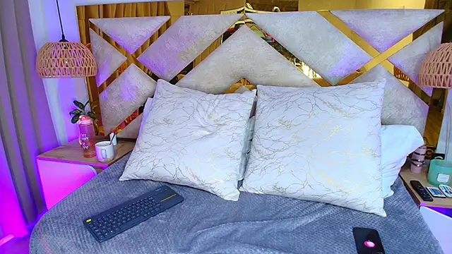 Snapshot of Scarlett_Vegaa chatting on November 18, 2025, 12:19 pm Scarlett Vegaa online show from November 18, 2025, 12:19 pm