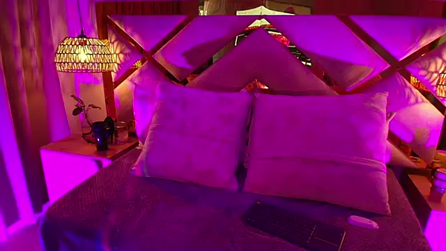 Snapshot of Scarlett_Vegaa chatting on November 1, 2025, 11:37 am Scarlett Vegaa online show from November 1, 2025, 11:37 am