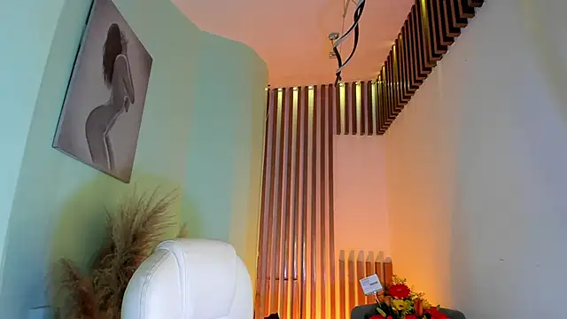 MacarenaRosse online show from November 12, 2025, 8:45 pm