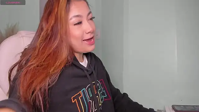 MacarenaRosse online show from September 26, 2025, 9:10 pm