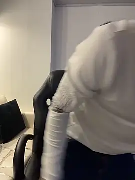 AdrianRinaldi online show from January 6, 2026, 8:02 pm