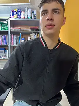 AdrianRinaldi online show from May 13, 2026, 2:02 pm